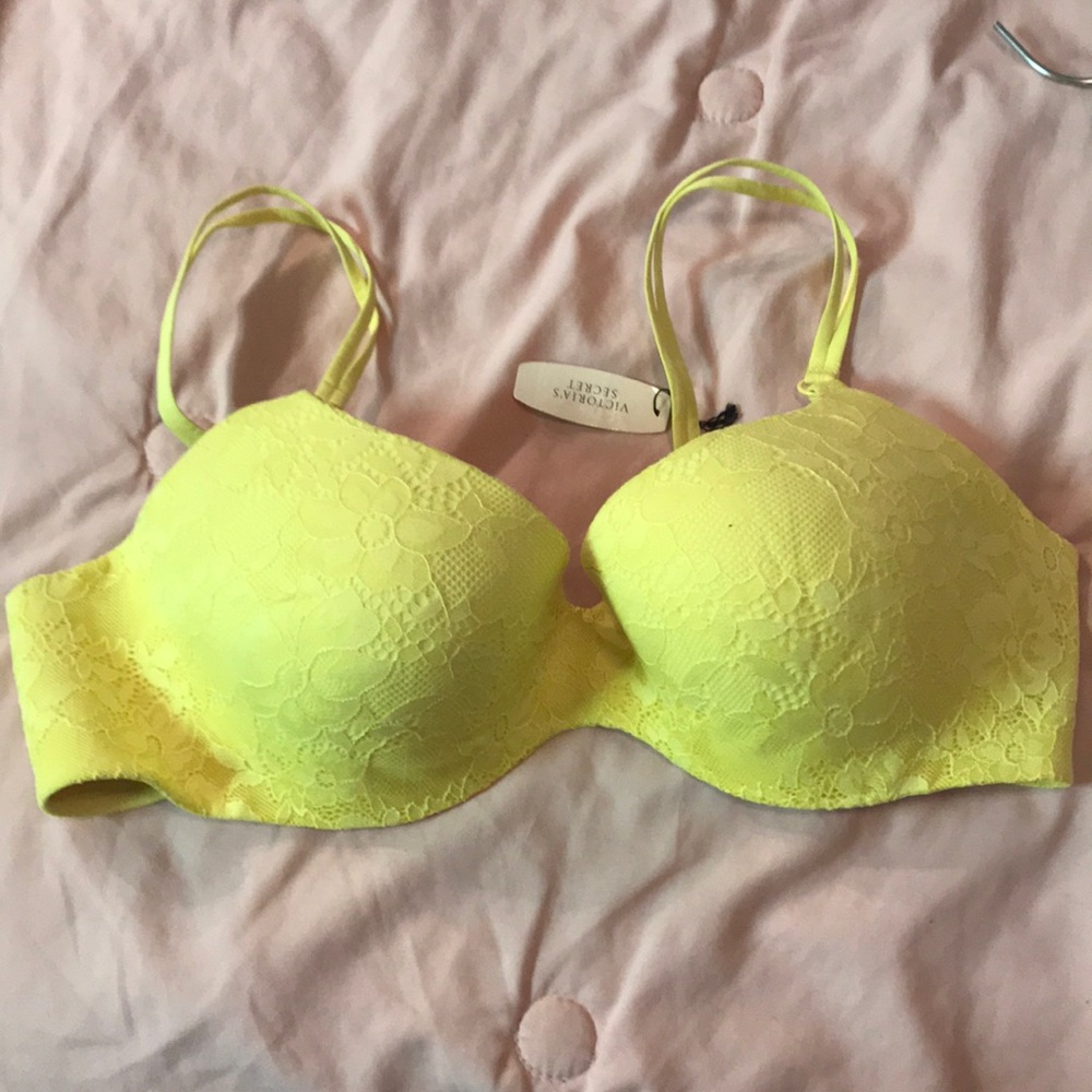 NWT Victoria’s Secret Angels Secret Embrace bra